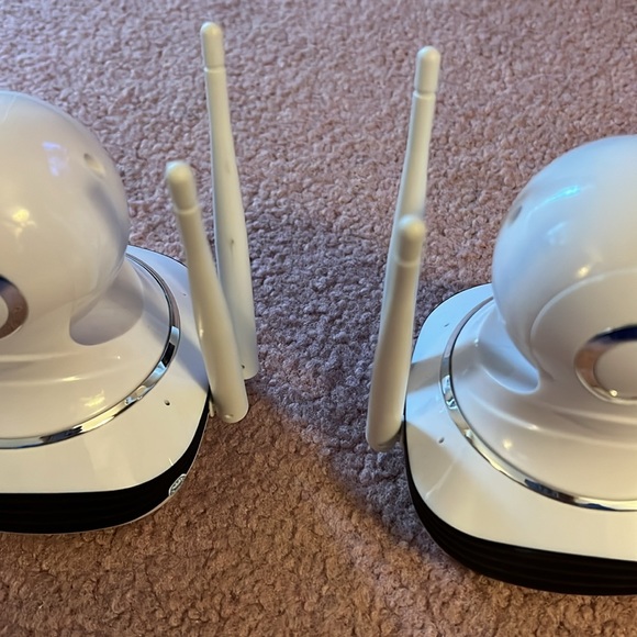 2 Toguard Security Cameras with USB cords - Picture 3 of 7